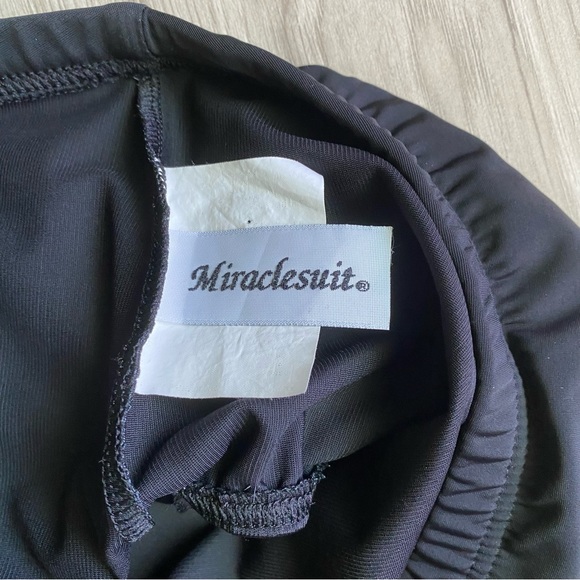 Miraclesuit 2 piece Bathing suit - Picture 4 of 6